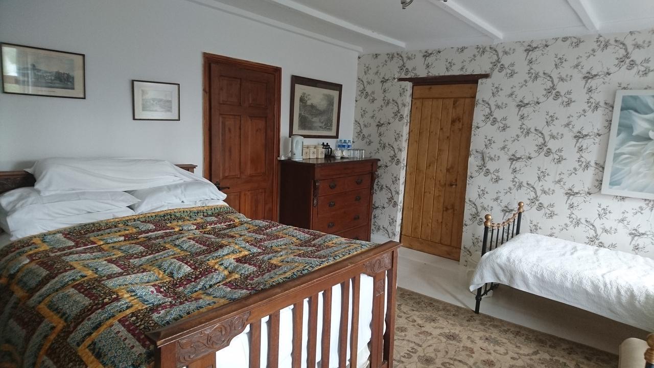 Middle Mill Bed & Breakfast Kidwelly Exterior photo